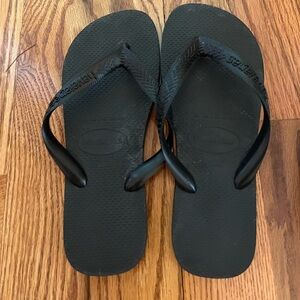 Havaianas - women’s Black flip flop sz 8